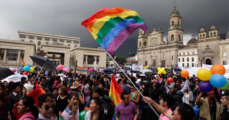 Concentración LGBT en Bogotá. Tomada de la web de Caribe Afirmativo.