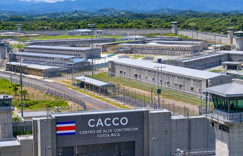 Centro de Alta Contención contra el Crimen Organizado, en Costa Rica,  una cárcel de 5,100 plazas y unos 35 millones de dólares. Imagen de la Presidencia de Costa Rica. 